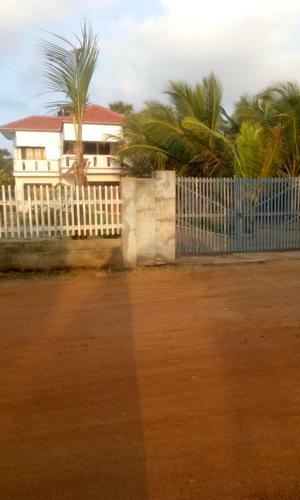 Hostal Beach Guest House Addalaichenai