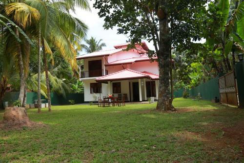 Hostal White Villa Koggala