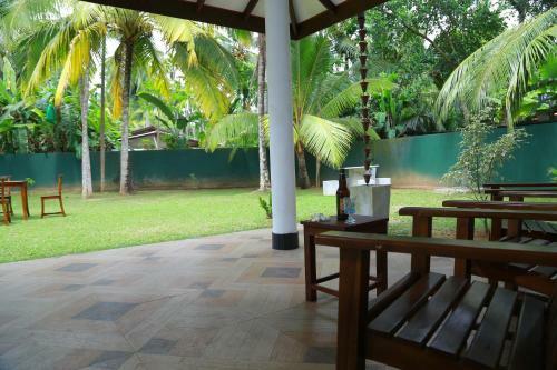Hostal White Villa Koggala