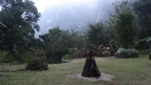 Hotel Bambarakanda Holiday Resort
