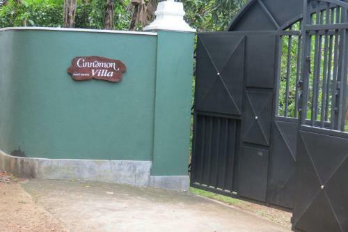 Hotel Three-bedroom Villa