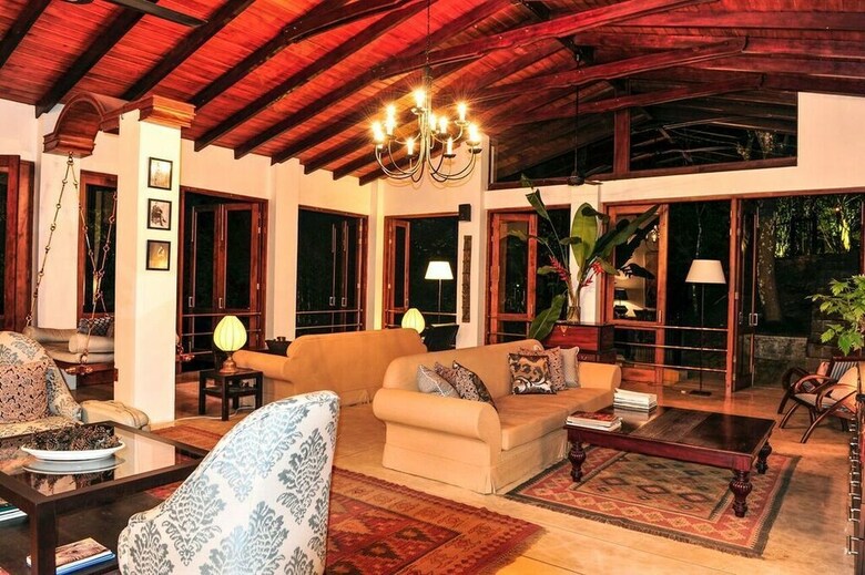 Villa The Weir House