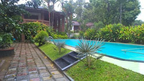 Holiday Inn Villa Kanneliya