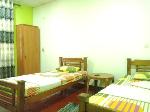 Hostal Pinnawala Volunteer Hotel