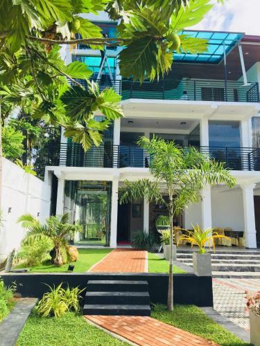 Sithumina City Hotel