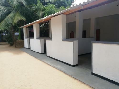 Hotel Sea Shells Inn Arugambay