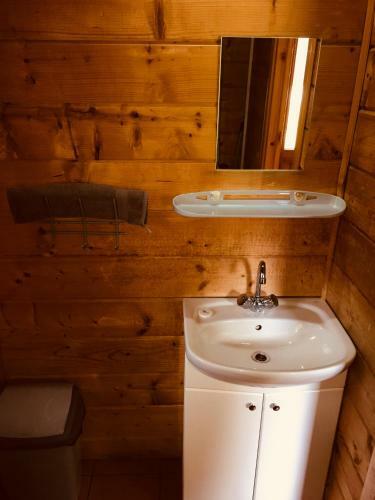 Agroturismo Kempingas "obuoli? Sala"