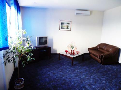 Tanagra Hotel