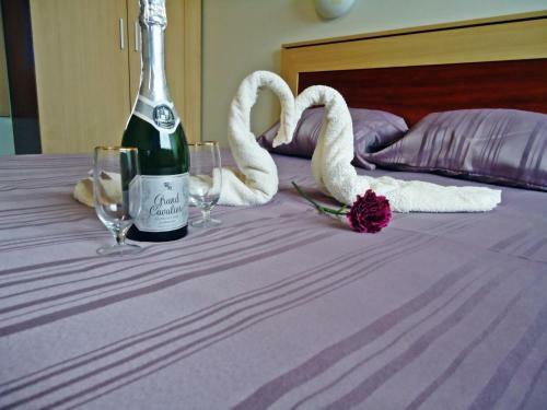 Tanagra Hotel