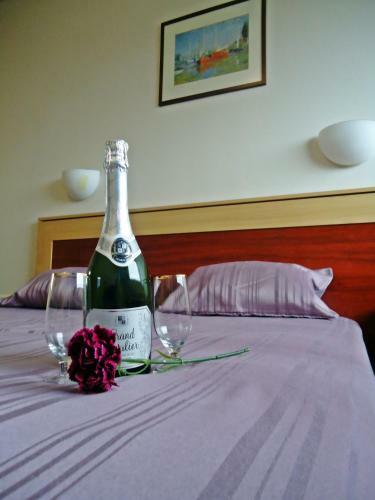 Tanagra Hotel