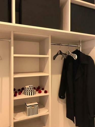 Black & White Apartment Near Akropolis