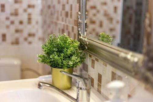 Authentic Vokieciu Old Town Apartment