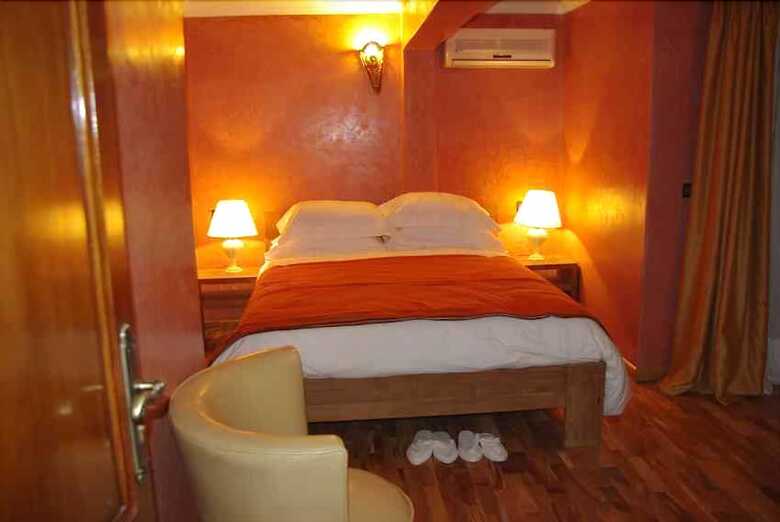Hostal Le Palais Des Cerisiers