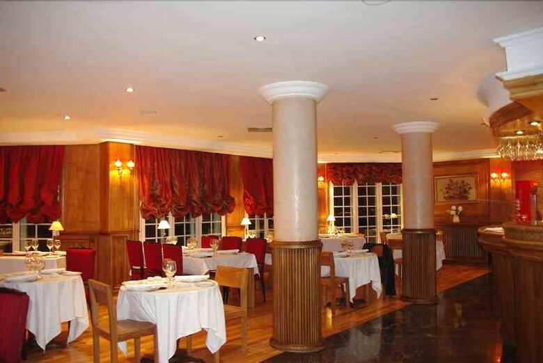 Hostal Le Palais Des Cerisiers