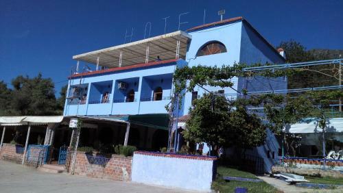 Touraghine Hotel & Cafe