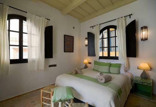 Hostal Riad Dar Awil