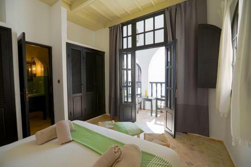 Hostal Riad Dar Awil