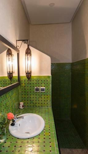 Hostal Riad Dar Awil