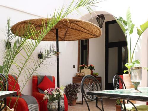 Hostal Riad Dar Awil