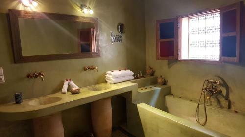 Riad La Chemin�e Bleue Fes