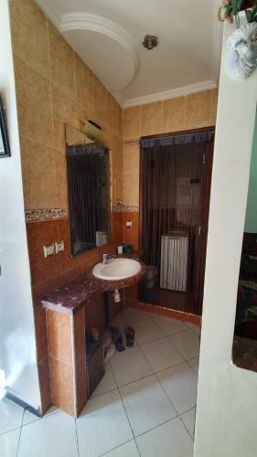 Hind Apartment