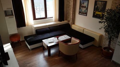 Yana Apartments