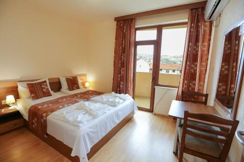 Hostal Guest Rooms Vais