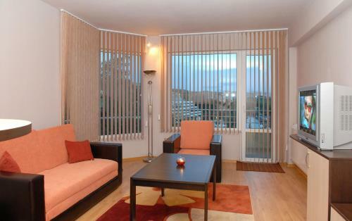 Hotel Avis