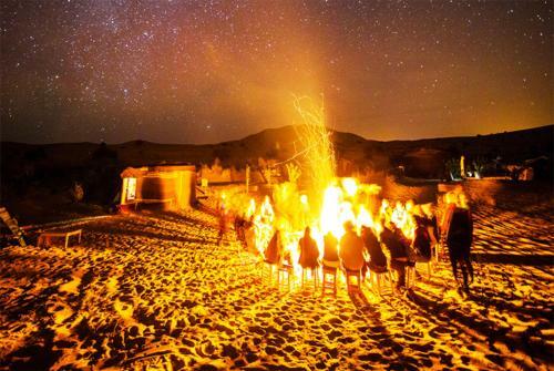 Hostal Camp Planet Desert Tour