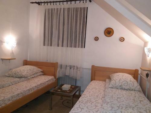 Hostal Apartments Beka