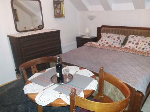 Hostal Apartments Beka
