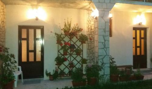 Hostal Apartments Beka