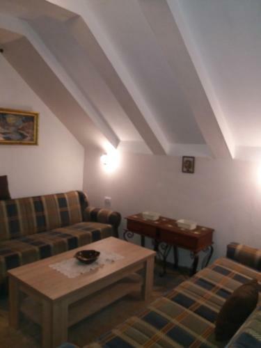 Hostal Apartments Beka