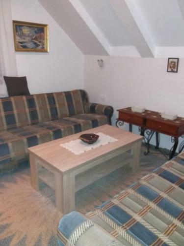 Hostal Apartments Beka