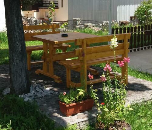 Hostal Apartments Beka
