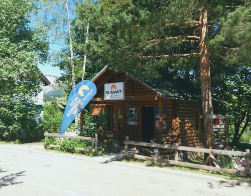 Hostal Summit Guest House