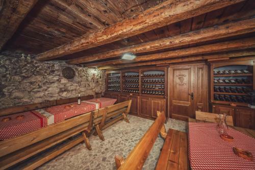 Hostal Apartments "old House Pajovic"