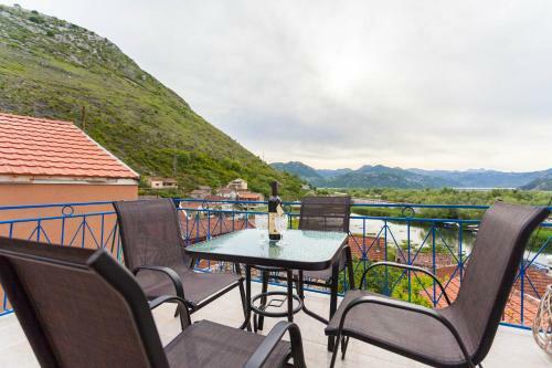 Skadar Lake House