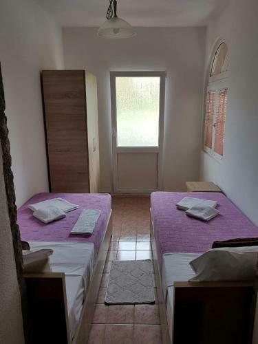 Hostal Apartments Astel