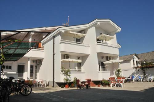 Hostal Guest House Nura