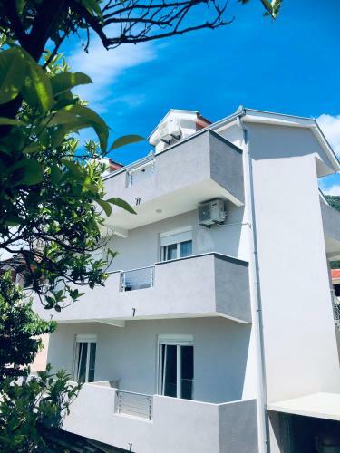 Apartamentos P&m Ilic
