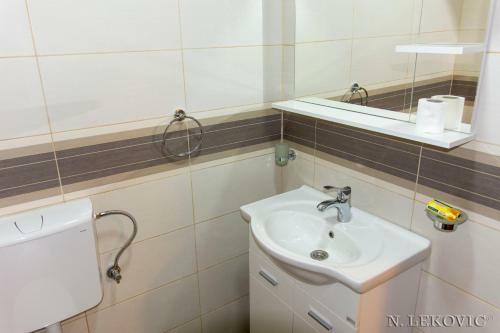 Hostal Guesthouse Bato