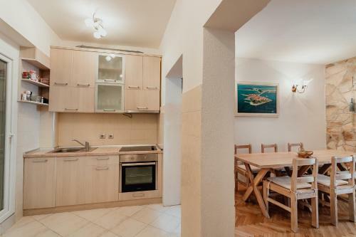 Hostal Stone House Herceg Novi