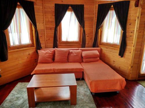 Lodge Paradise Valley Apartments