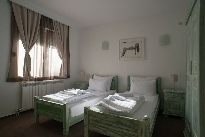 Hotel Trim