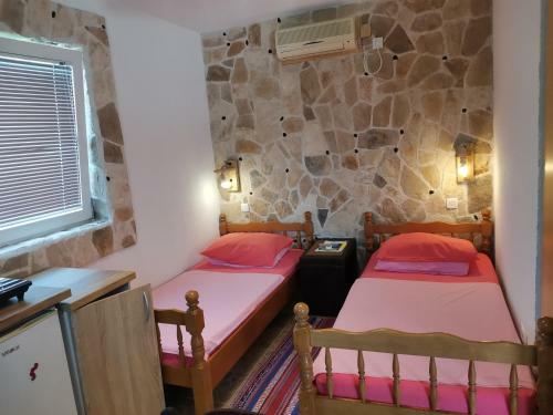 Hostal Rooms Lazarevi?
