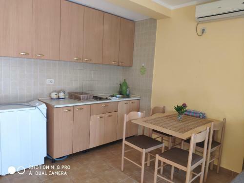 Apartments Brnjada Sutomore