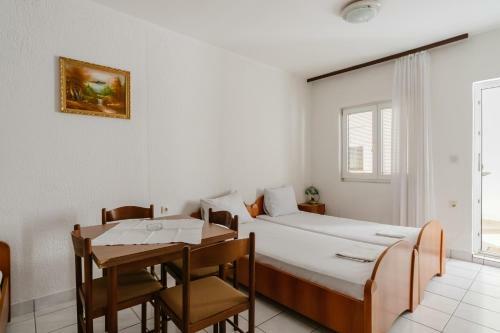 Apartments And Rooms Sole Mar