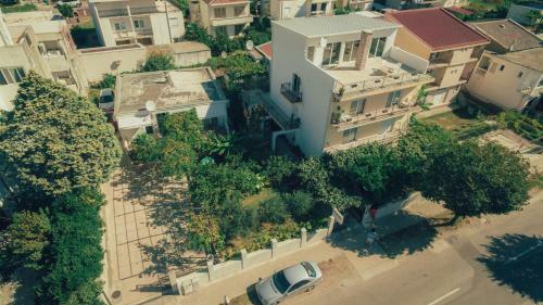 Apartments And Rooms Sole Mar