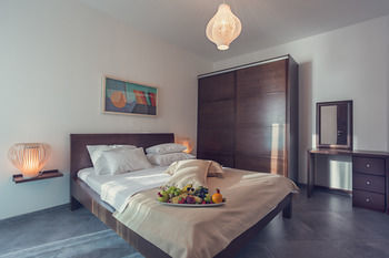 Aparthotel Love Live Hotel
